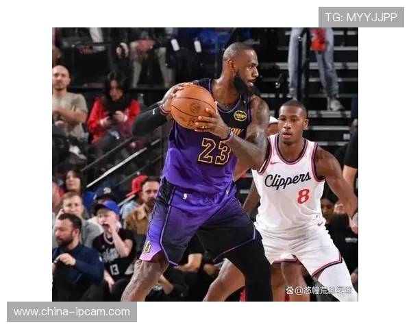 快船强势挑战湖人 联盟宿敌再度碰撞谁能笑到最后