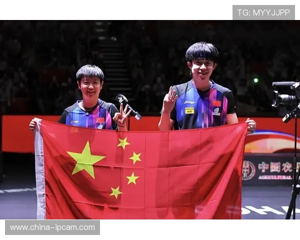 王楚钦带领中国乒乓球队勇攀高峰展现新时代乒乓精神和国际竞技风采